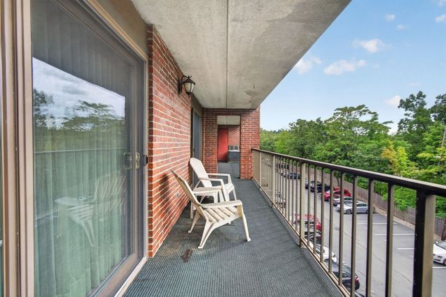 146 Marble St 402, Stoneham, MA 02180