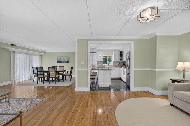 146 Marble St 402, Stoneham, MA 02180