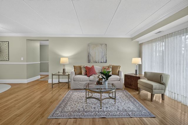 146 Marble St 402, Stoneham, MA 02180