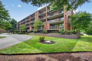 146 Marble St 402, Stoneham, MA 02180