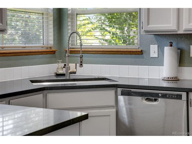 132 N 50th Avenue Pl, Greeley, CO 80634