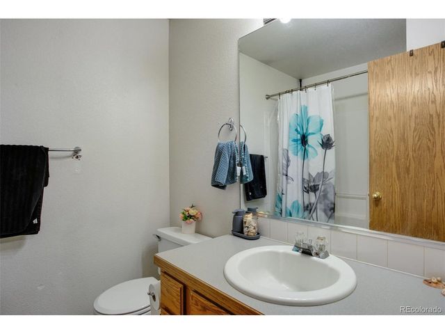 132 N 50th Avenue Pl, Greeley, CO 80634