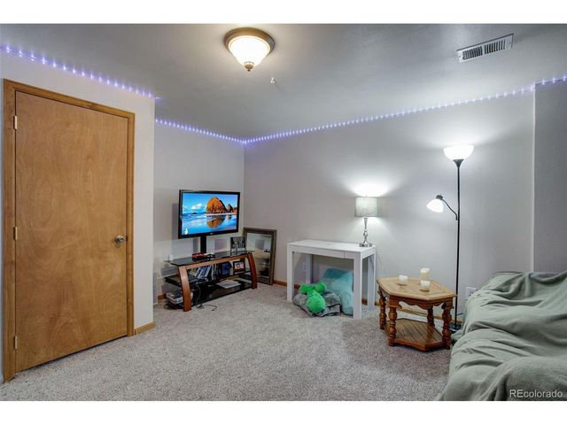 132 N 50th Avenue Pl, Greeley, CO 80634