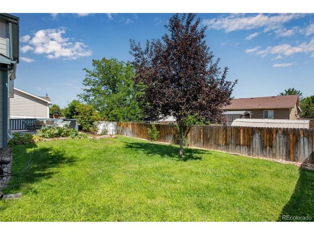 132 N 50th Avenue Pl, Greeley, CO 80634