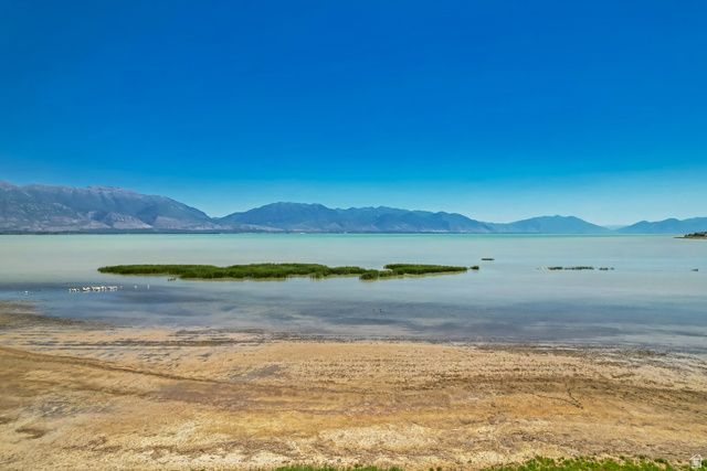 1064 S WATERSIDE DR, Saratoga Springs, UT 84045