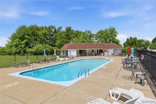 40-7 Carriage Drive, Orchard Park, NY 14127