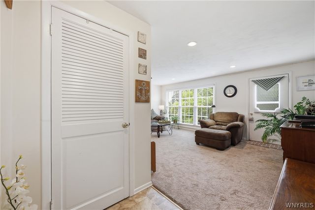 40-7 Carriage Drive, Orchard Park, NY 14127