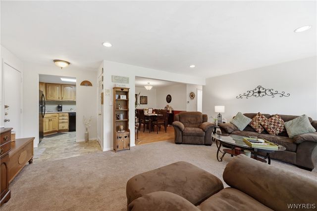 40-7 Carriage Drive, Orchard Park, NY 14127