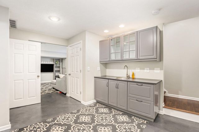 1048 Graystone Road, Holland City, MI 49423