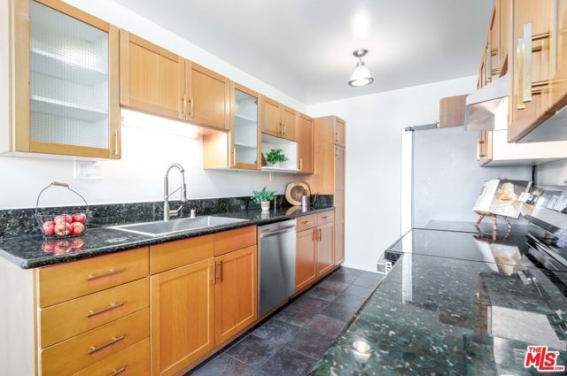 6050 Canterbury Drive E317, Culver City, CA 90230