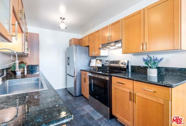 6050 Canterbury Drive E317, Culver City, CA 90230