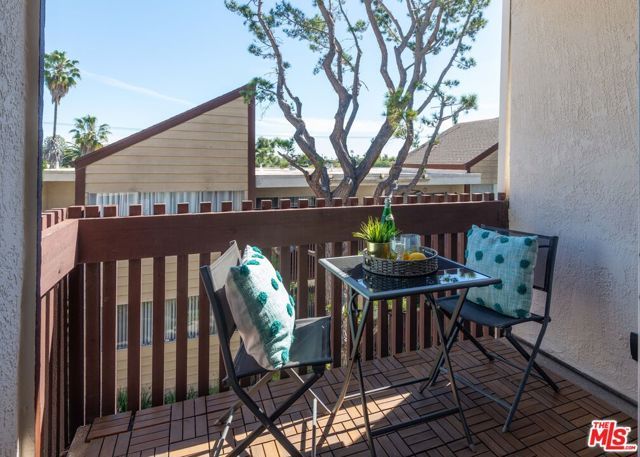 6050 Canterbury Drive E317, Culver City, CA 90230