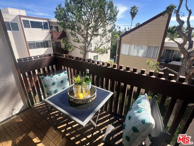 6050 Canterbury Drive E317, Culver City, CA 90230