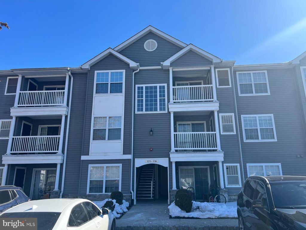 328 NICHOLAS DR, Riverside, NJ 08075