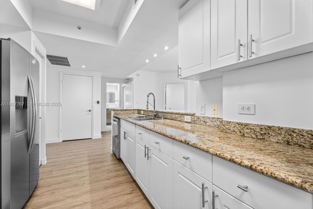 19501 W Country Club Dr 1710, Aventura, FL 33180