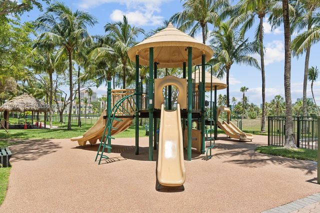 19501 W Country Club Dr 1710, Aventura, FL 33180