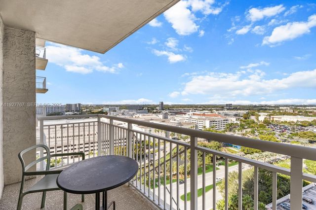 19501 W Country Club Dr 1710, Aventura, FL 33180