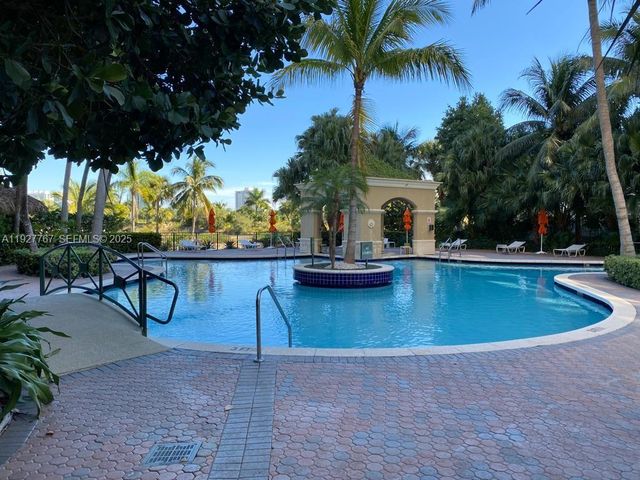 19501 W Country Club Dr 1710, Aventura, FL 33180