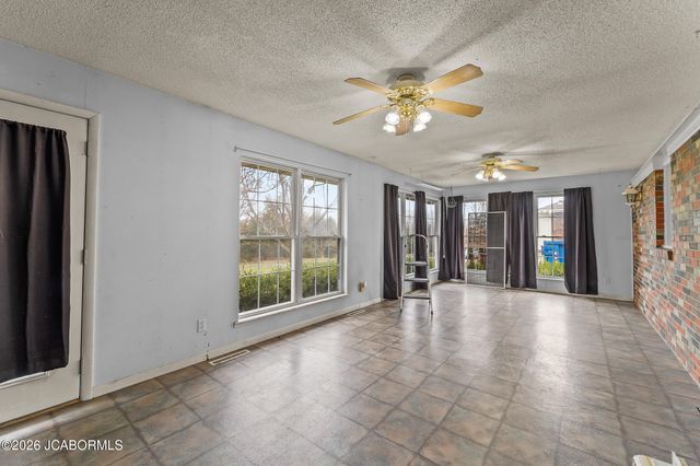 723 HALIFAX ROAD, Holts Summit, MO 65043