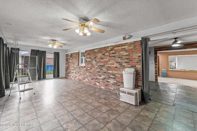 723 HALIFAX ROAD, Holts Summit, MO 65043