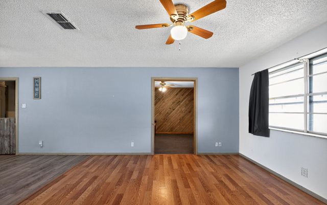 604 Fegan Street, Weatherford, TX 76086