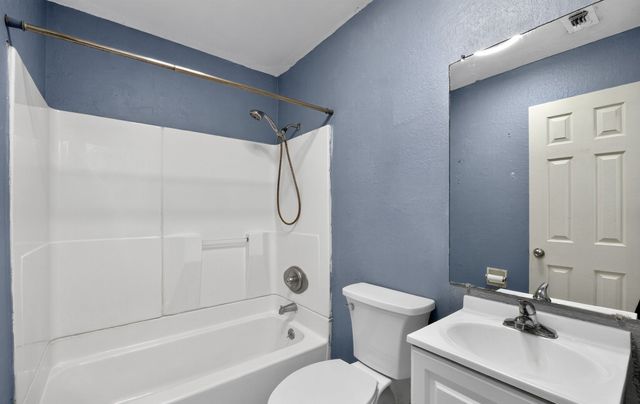 604 Fegan Street, Weatherford, TX 76086