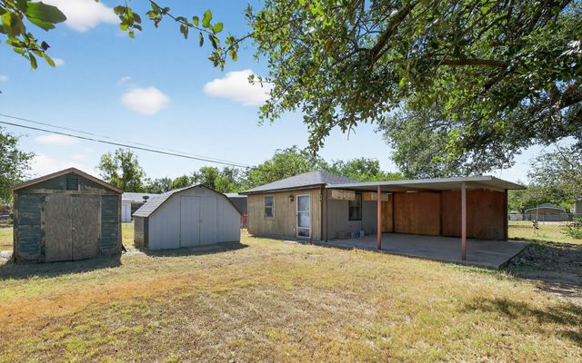 604 Fegan Street, Weatherford, TX 76086