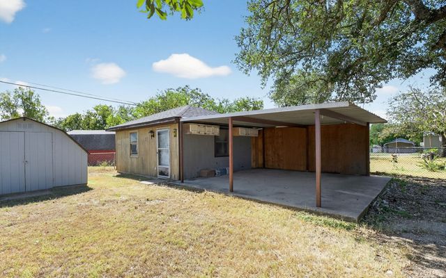 604 Fegan Street, Weatherford, TX 76086