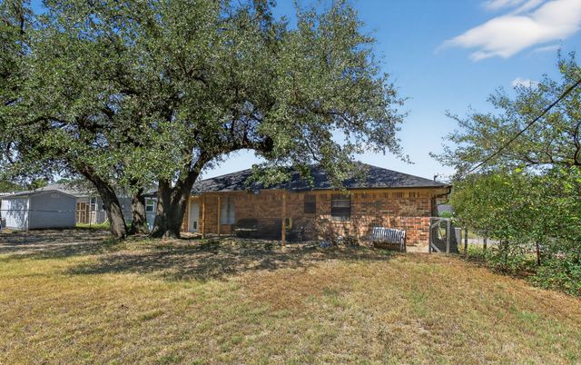 604 Fegan Street, Weatherford, TX 76086