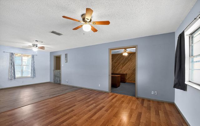 604 Fegan Street, Weatherford, TX 76086