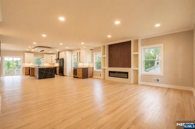 15 Edison Street, Clifton, NJ 07013