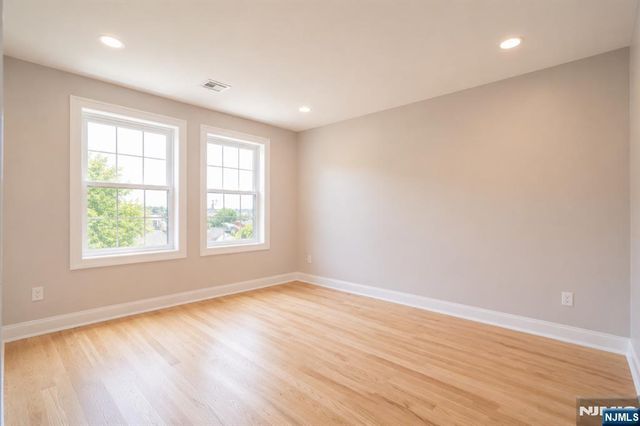 15 Edison Street, Clifton, NJ 07013