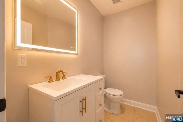 15 Edison Street, Clifton, NJ 07013