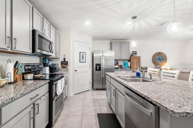 1911 BLUE STREAM STREET, Ruskin, FL 33570