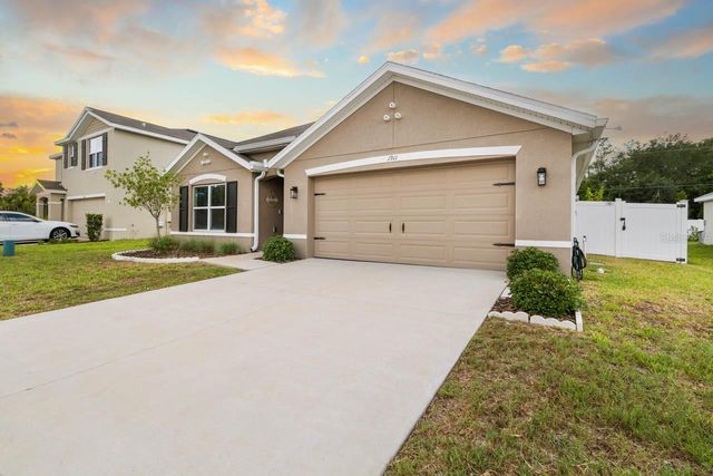1911 BLUE STREAM STREET, Ruskin, FL 33570