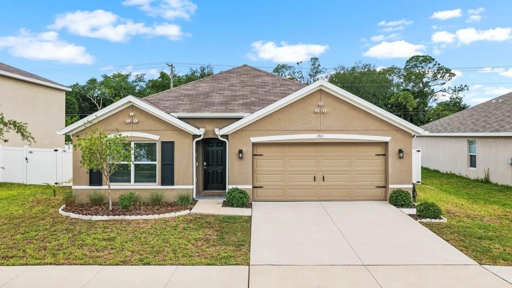 1911 BLUE STREAM STREET, Ruskin, FL 33570