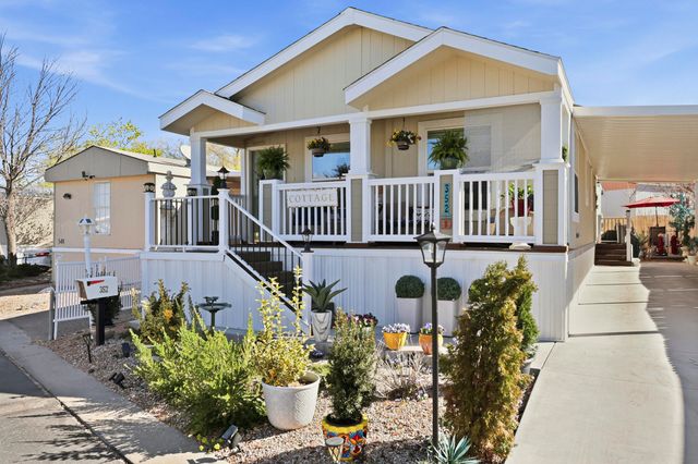 352 Buffalo Circle SE, Albuquerque, NM 87123