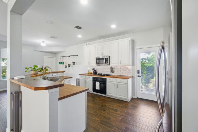 10014 Fairway Vista Drive, Rowlett, TX 75089