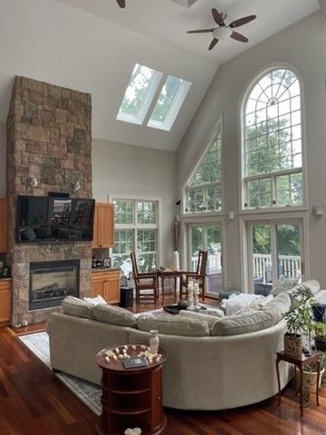 10 Shore Rd, Plymouth, MA 02360