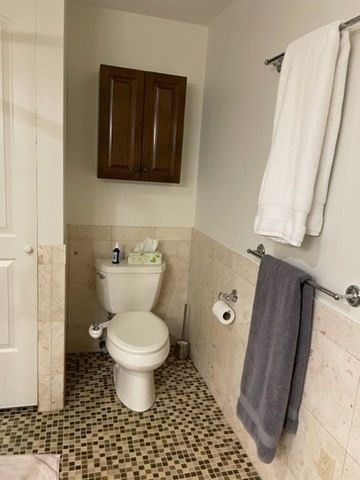 10 Shore Rd, Plymouth, MA 02360