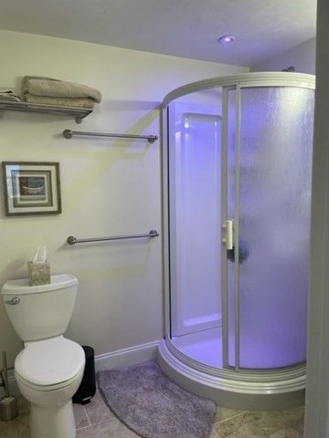 10 Shore Rd, Plymouth, MA 02360