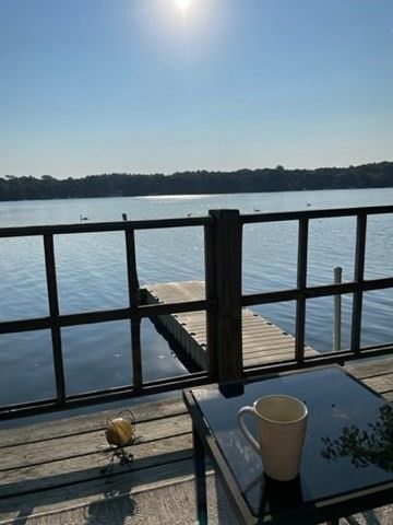 10 Shore Rd, Plymouth, MA 02360