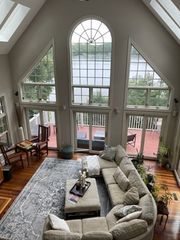 10 Shore Rd, Plymouth, MA 02360