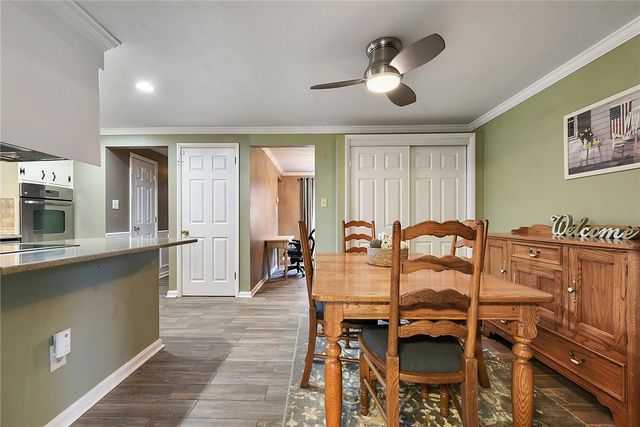 1146 Airedale Dr, Bethel Park, PA 15102