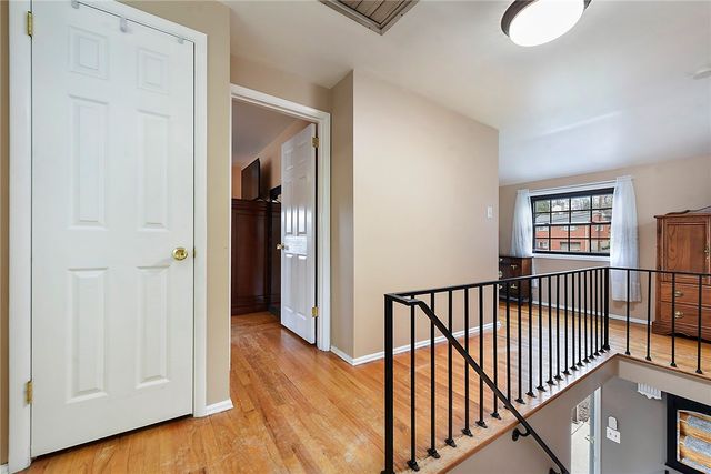 1146 Airedale Dr, Bethel Park, PA 15102