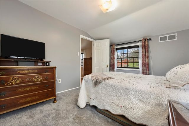 1146 Airedale Dr, Bethel Park, PA 15102