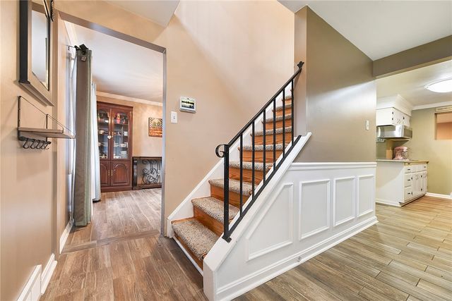 1146 Airedale Dr, Bethel Park, PA 15102