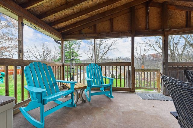 1146 Airedale Dr, Bethel Park, PA 15102