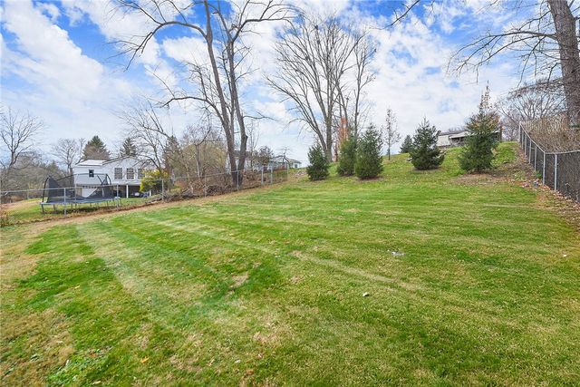 1146 Airedale Dr, Bethel Park, PA 15102