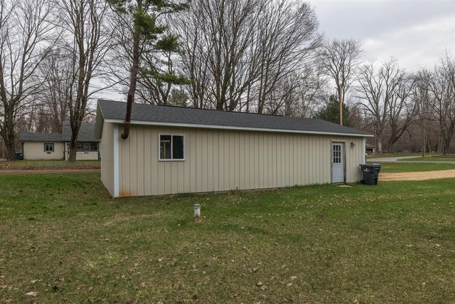 18242 32nd Street, Gobles, MI 49055